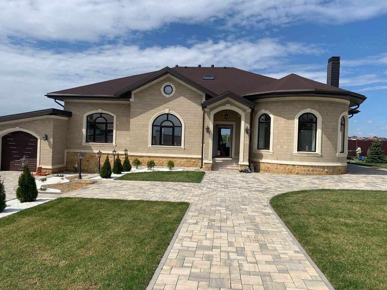 Коттедж с мансардой 360м²